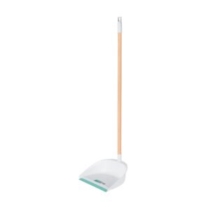 RECO-11B.jpg Recogedor plástico con bastón de madera KLINTEK 57024